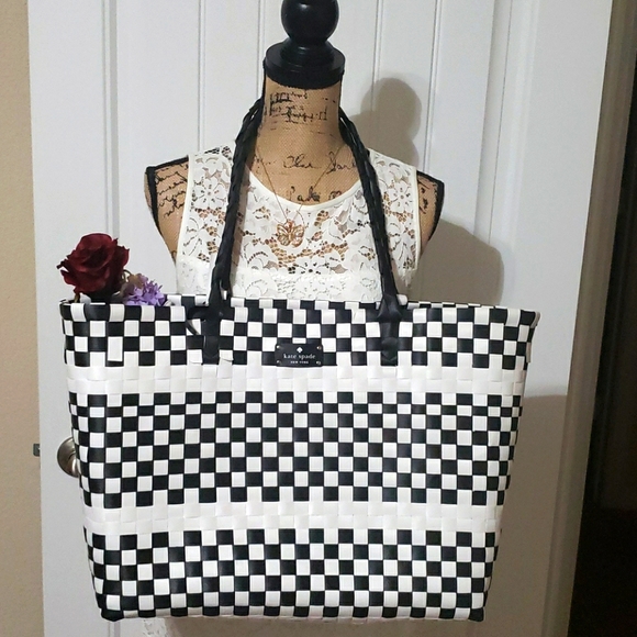 kate spade Handbags - Kate Spade Shopper Bag